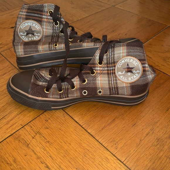 Sneakers - Picture 2 of 3